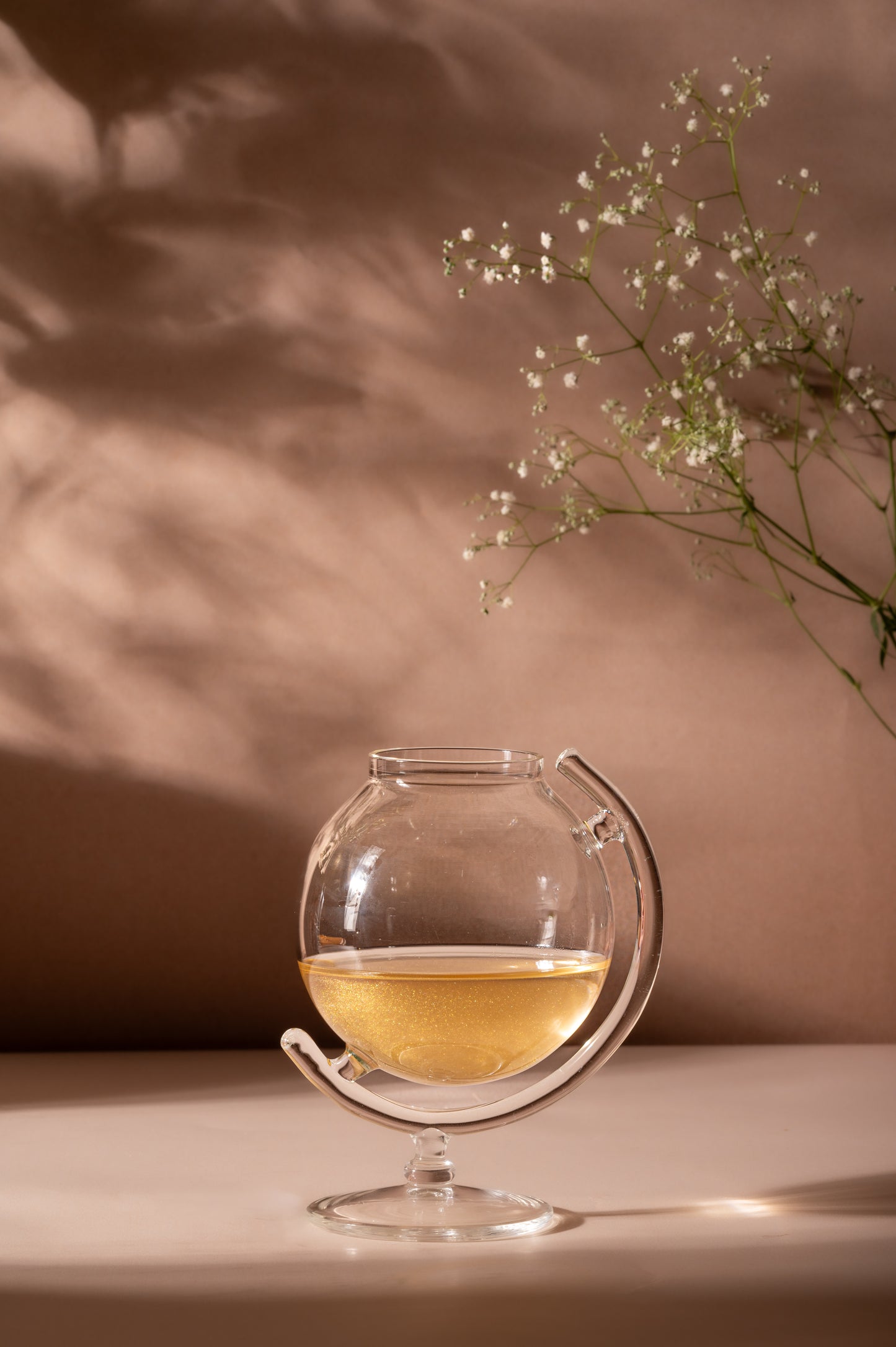 Hunar Globe Glass with Straw