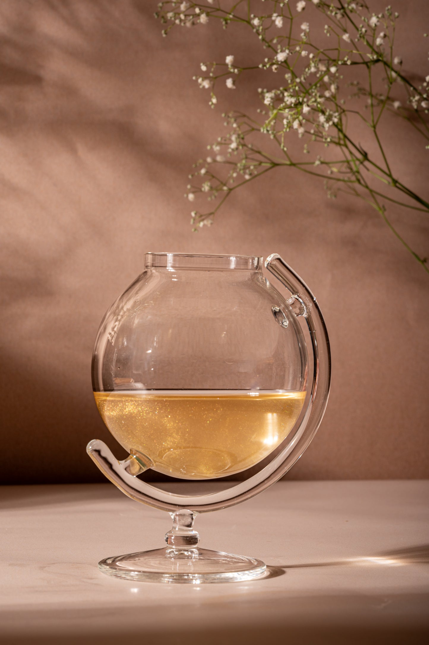 Hunar Globe Glass with Straw