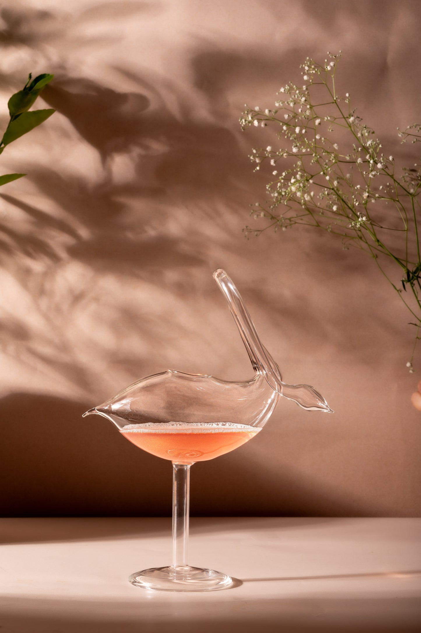 Hunar Swan Glass with Straw